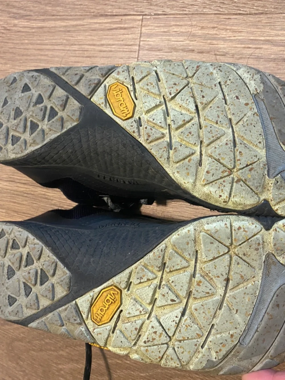 Merrell Barefoot Shoes Trail Glove Women's 7 Vibram soles